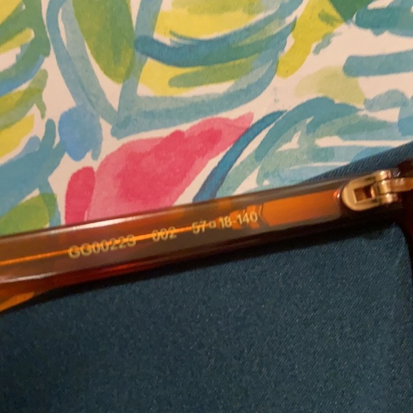 🆕Gucci Sunglasses. No offers. - Picture 4 of 15